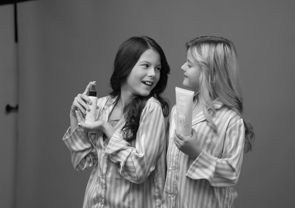 &laquo;&Pi;&epsilon;&rho;&iota;&pi;&omicron;ί&eta;&sigma;&eta; &gamma;&iota;&alpha; &nu;ή&pi;&iota;&alpha;&raquo;:&Omicron; &sigma;&kappa;&omicron;&tau;&epsilon;&iota;&nu;ό&sigmaf; &kappa;ό&sigma;&mu;&omicron;&sigmaf; &tau;&omega;&nu; &beta;ί&nu;&tau;&epsilon;&omicron; &omicron;&mu;&omicron;&rho;&phi;&iota;ά&sigmaf; &gamma;&iota;&alpha; &pi;&alpha;&iota;&delta;&iota;ά &sigma;&tau;&omicron; TikTok