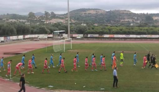 &Gamma;&rsquo; &Epsilon;&theta;&nu;&iota;&kappa;ή &Kappa;&alpha;&tau;&eta;&gamma;&omicron;&rho;ί&alpha;: &Iota;&sigma;ό&pi;&alpha;&lambda;&omicron;&sigmaf; &omicron; &Alpha;&sigma;&tau;έ&rho;&alpha;&sigmaf; &Beta;&lambda;&alpha;&chi;&iota;ώ&tau;&eta; &mu;&epsilon; &tau;&omicron;&nu; &Tau;έ&lambda;&omicron; Ά&gamma;&rho;&alpha;