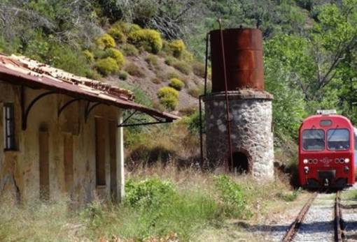 Στη Βουλή από Βελόπουλο η προοπτική έλευσης τρένου στη Λακωνία
