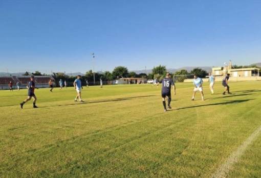 Φόρεσαν ξανά τα ποδοσφαιρικά τους παπούτσια οι παλαίμαχοι Ευρώτα και Σπάρτης