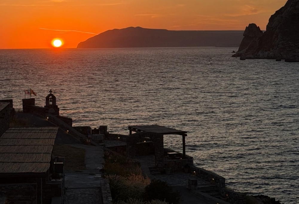 &Eta; &Lambda;&alpha;&kappa;&omega;&nu;ί&alpha; &sigma;&tau;&iota;&sigmaf; &sigma;&epsilon;&lambda;ί&delta;&epsilon;&sigmaf; &tau;&eta;&sigmaf; &phi;&eta;&mu;&iota;&sigma;&mu;έ&nu;&eta;&sigmaf; &laquo;Le Parisien&raquo;