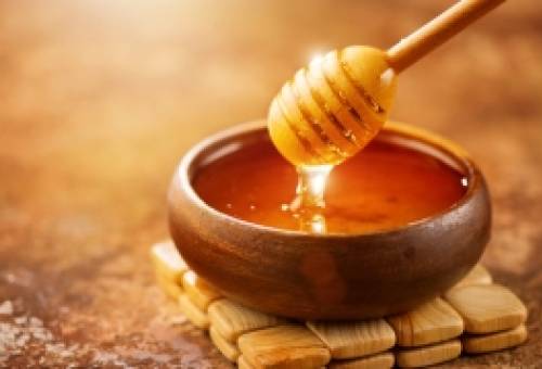 Μέλι, «φάρμακο» για όλα, από τον βήχα μέχρι τον ύπνο