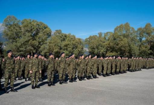 «Προσοχή»!: Οι νέοι οπλίτες ανέλαβαν το καθήκον από τη Σπάρτη