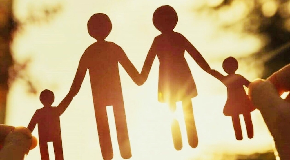 &Delta;&eta;&mu;&omicron;&gamma;&rho;&alpha;&phi;&iota;&kappa;ό: &Alpha;&upsilon;&xi;ή&theta;&eta;&kappa;&epsilon; &gamma;&iota;&alpha; 4&eta; &sigma;&upsilon;&nu;&epsilon;&chi;ό&mu;&epsilon;&nu;&eta; &chi;&rho;&omicron;&nu;&iota;ά &omicron; &pi;&lambda;&eta;&theta;&upsilon;&sigma;&mu;ό&sigmaf; &tau;&eta;&sigmaf; &Epsilon;&Epsilon;