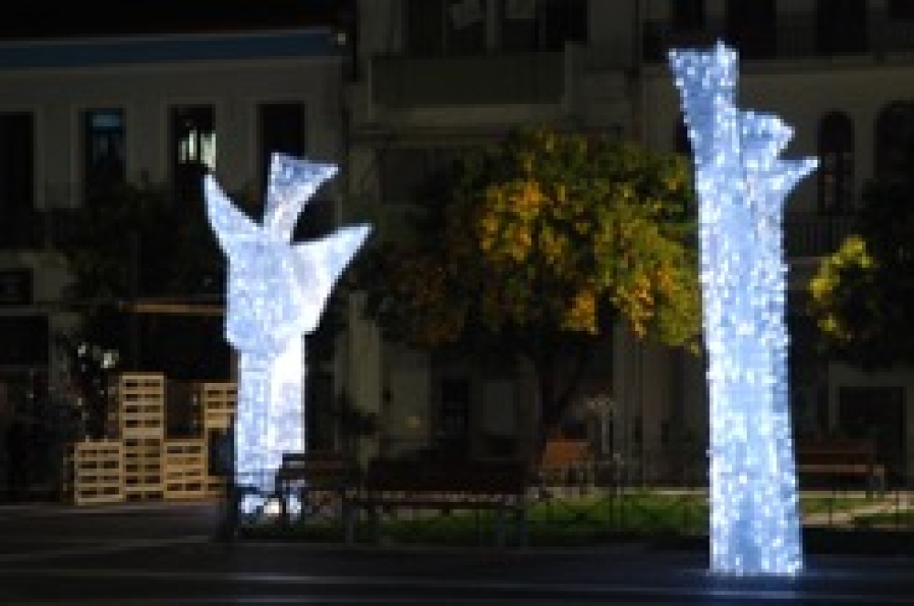 &Eta; &epsilon;&omicron;&rho;&tau;&alpha;&sigma;&tau;&iota;&kappa;ή &alpha;&tau;&mu;ό&sigma;&phi;&alpha;&iota;&rho;&alpha; &tau;&eta;&sigmaf; &pi;&lambda;&alpha;&tau;&epsilon;ί&alpha;&sigmaf;