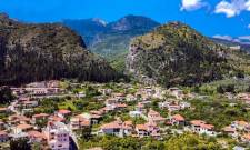 Έ&rho;&chi;&epsilon;&tau;&alpha;&iota; &nu;έ&alpha; &tau;&omicron;&upsilon;&rho;&iota;&sigma;&tau;&iota;&kappa;ή &epsilon;&pi;έ&nu;&delta;&upsilon;&sigma;&eta; &sigma;&tau;&omicron;&nu; &Mu;&upsilon;&sigma;&tau;&rho;ά;