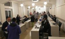 &Chi;&omega;&rho;&omicron;&tau;&alpha;&xi;&iota;&kappa;ό &Alpha;&Pi;&Epsilon; &kappa;&alpha;&iota; &Pi;ά&rho;&nu;&omega;&nu;&alpha;&sigmaf;&ndash;&Mu;&alpha;&lambda;έ&alpha;&sigmaf; &sigma;&tau;&omicron; &tau;&rho;&alpha;&pi;έ&zeta;&iota; &tau;&omicron;&upsilon; &Pi;&epsilon;&rho;&iota;&phi;&epsilon;&rho;&epsilon;&iota;&alpha;&kappa;&omicron;ύ &Sigma;&upsilon;&mu;&beta;&omicron;&upsilon;&lambda;ί&omicron;&upsilon;