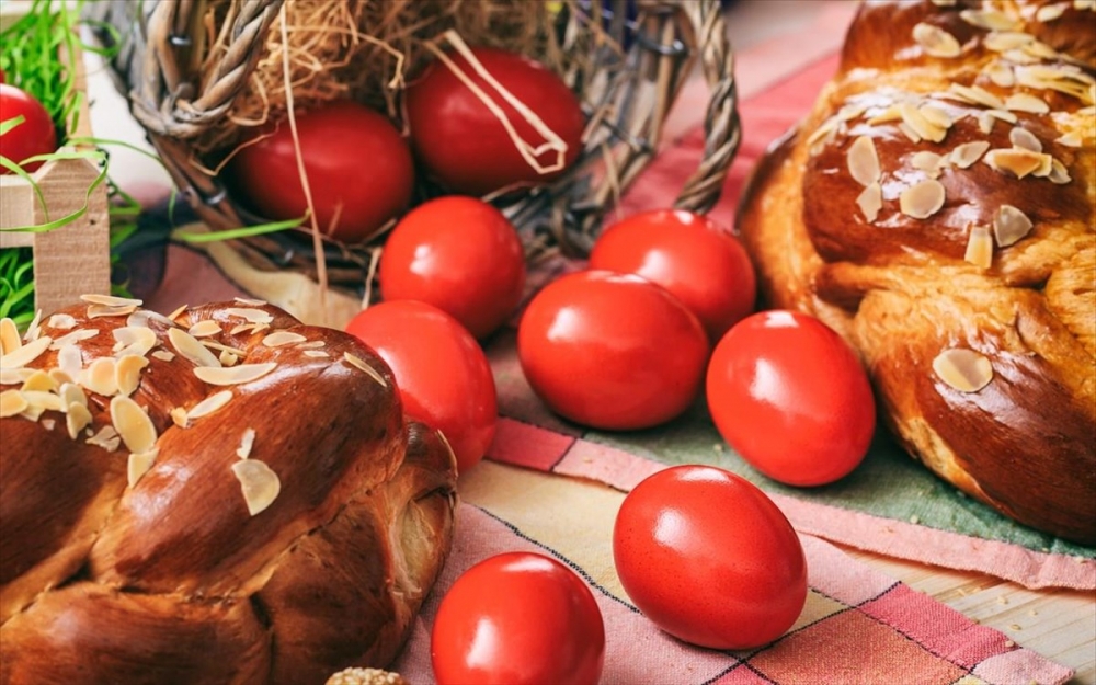 &Gamma;&upsilon;&rho;&epsilon;ύ&epsilon;&iota; &laquo;&alpha;&nu;ά&sigma;&tau;&alpha;&sigma;&eta;&raquo; &eta; &alpha;&gamma;&omicron;&rho;ά &sigma;&tau;&eta; &Sigma;&pi;ά&rho;&tau;&eta;