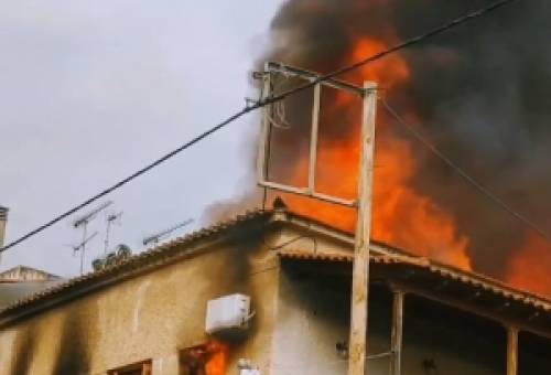 Κάηκε ολοσχερώς κατοικία στο Γύθειο (ΦΩΤΟ)