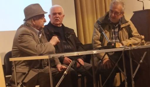 &Omicron;&iota; &pi;&epsilon;&tau;&rho;&omicron;&mu;ά&sigma;&tau;&omicron;&rho;&epsilon;&sigmaf; &laquo;&zeta;&omega;&nu;&tau;ά&nu;&epsilon;&psi;&alpha;&nu;&raquo; &sigma;&tau;&eta; &Sigma;&pi;ά&rho;&tau;&eta; &mu;έ&sigma;&alpha; &alpha;&pi;ό &tau;&omicron; &beta;&iota;&beta;&lambda;ί&omicron; &tau;&omicron;&upsilon; &Gamma;&iota;ά&nu;&nu;&eta; &Kappa;&alpha;&pi;&epsilon;&tau;&alpha;&nu;ά&kappa;&eta;