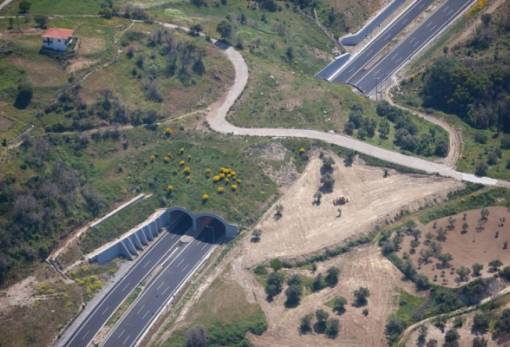 Κυκλοφοριακές ρυθμίσεις στους κόμβους Τσακώνας και Παραδεισίων