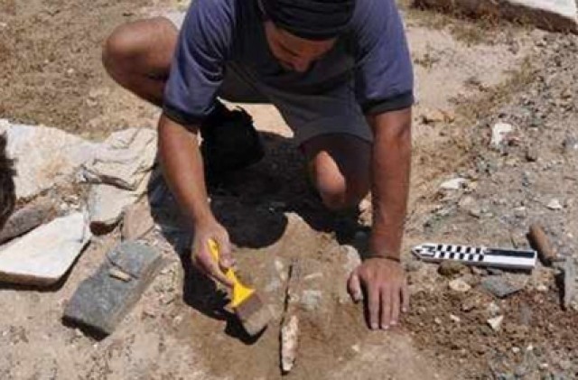 &Pi;&rho;&omicron;&kappa;&eta;&rho;ύ&chi;&theta;&eta;&kappa;&alpha;&nu; 11 &theta;έ&sigma;&epsilon;&iota;&sigmaf; &alpha;&rho;&chi;&alpha;&iota;&omicron;&lambda;ό&gamma;&omega;&nu; &kappa;&alpha;&iota; &epsilon;&rho;&gamma;&alpha;&tau;ώ&nu;