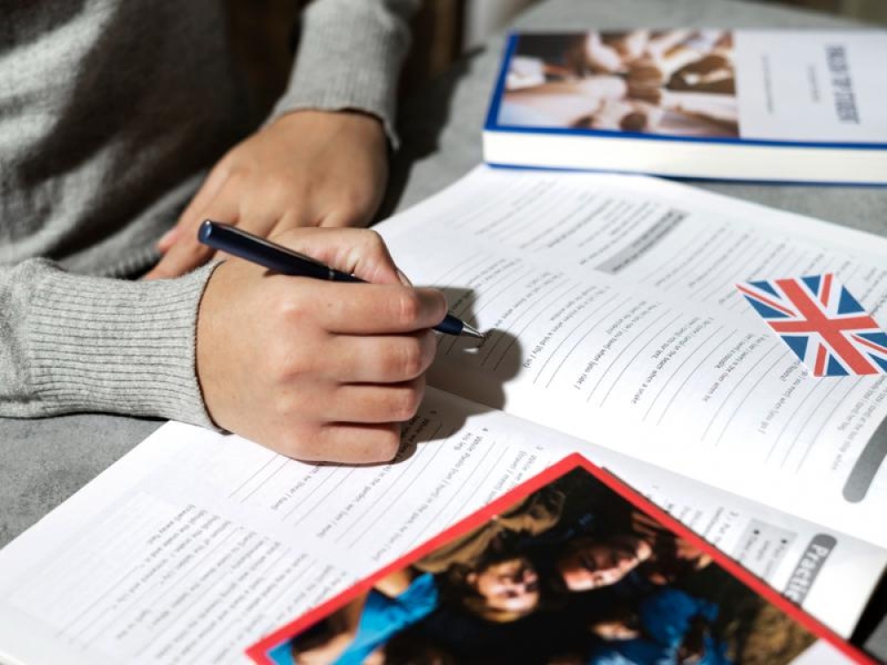 &Kappa;&rho;&alpha;&tau;&iota;&kappa;ό &Pi;&iota;&sigma;&tau;&omicron;&pi;&omicron;&iota;&eta;&tau;&iota;&kappa;ό &Gamma;&lambda;&omega;&sigma;&sigma;&omicron;&mu;ά&theta;&epsilon;&iota;&alpha;&sigmaf;: &Xi;&epsilon;&kappa;&iota;&nu;ά &eta; &upsilon;&pi;&omicron;&beta;&omicron;&lambda;ή &alpha;&iota;&tau;ή&sigma;&epsilon;&omega;&nu; &gamma;&iota;&alpha; &tau;&iota;&sigmaf; &epsilon;&xi;&epsilon;&tau;ά&sigma;&epsilon;&iota;&sigmaf;