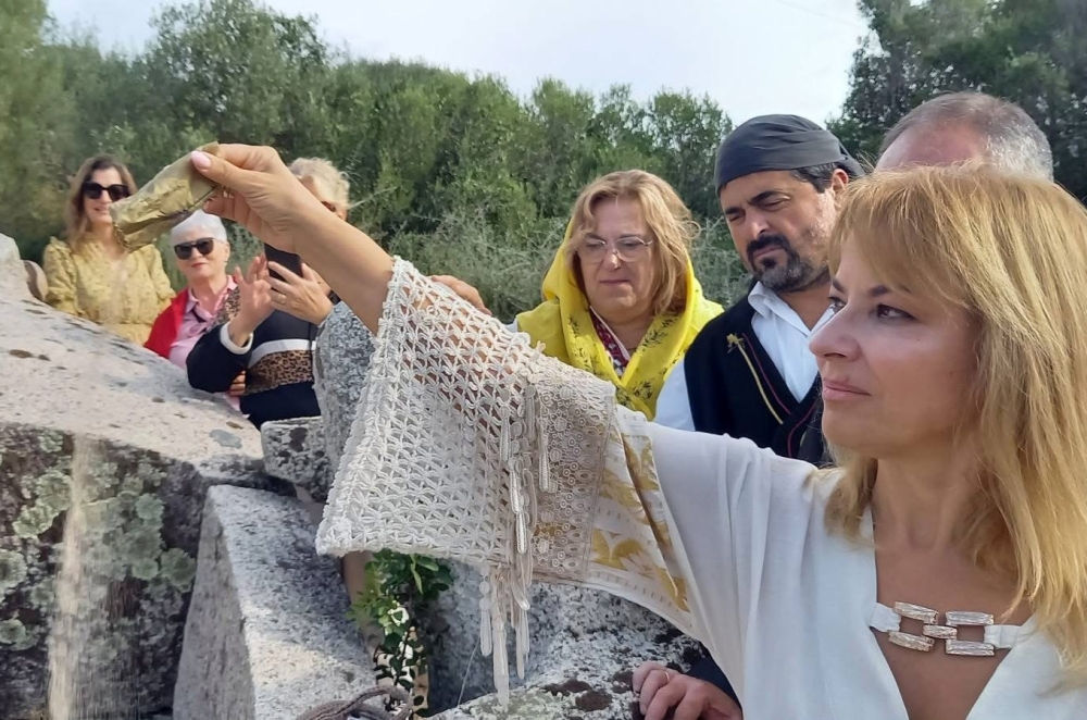 &Alpha;&pi;ό &tau;&eta; &Mu;ά&nu;&eta; &sigma;&tau;&omicron; &Kappa;&alpha;&rho;&gamma;&kappa;έ&zeta;&epsilon;, &mu;&iota;&alpha; &theta;ά&lambda;&alpha;&sigma;&sigma;&alpha; 350 &chi;&rho;ό&nu;&omega;&nu; &iota;&sigma;&tau;&omicron;&rho;ί&alpha;&sigmaf;