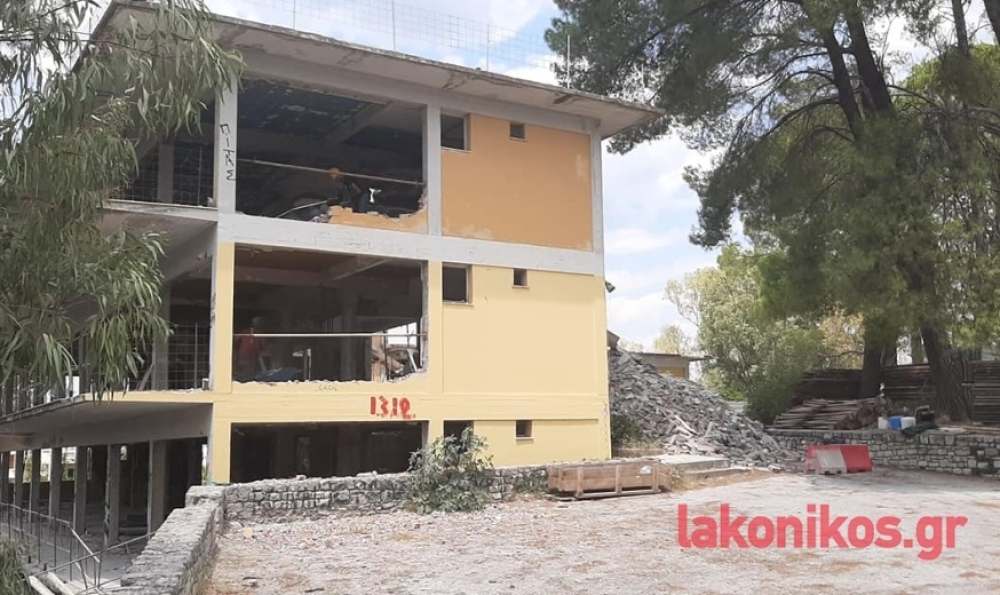 &Xi;&epsilon;&nu;ί&alpha; &Sigma;&pi;ά&rho;&tau;&eta;&sigmaf;: &Alpha;&pi;ό &tau;&omicron;&nu; &pi;&alpha;&nu;&eta;&gamma;&upsilon;&rho;&iota;&kappa;ό &alpha;&pi;ό&pi;&lambda;&omicron;&upsilon;, &sigma;&tau;&eta;&nu; &tau;&rho;&iota;&kappa;&upsilon;&mu;ί&alpha; &kappa;&alpha;&iota; &tau;&omicron; &laquo;&nu;&alpha;&upsilon;ά&gamma;&iota;&omicron;&raquo;