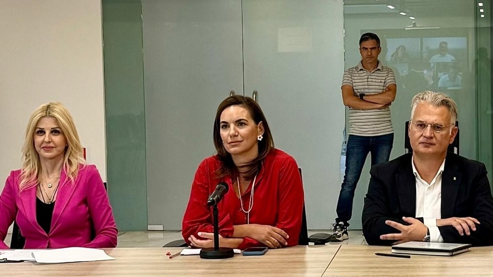 &Sigma;&tau;&omicron; &Pi;&epsilon;&rho;&iota;&phi;&epsilon;&rho;&epsilon;&iota;&alpha;&kappa;ό &Sigma;&upsilon;&mu;&beta;&omicron;ύ&lambda;&iota;&omicron; &Tau;&omicron;&upsilon;&rho;&iota;&sigma;&mu;&omicron;ύ Ό&lambda;&gamma;&alpha; &Kappa;&epsilon;&phi;&alpha;&lambda;&omicron;&gamma;&iota;ά&nu;&nu;&eta; &kappa;&alpha;&iota; Έ&lambda;&epsilon;&nu;&alpha; &Rho;ά&pi;&tau;&eta;