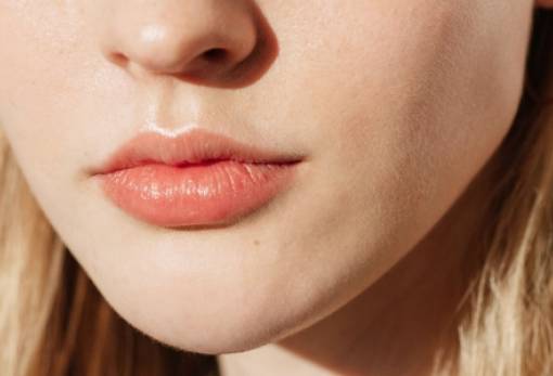 Ενυδατωμένα και απαλά χείλη όλο το καλοκαίρι