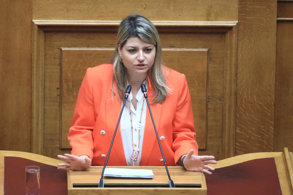&Nu;. &Gamma;&rho;&eta;&gamma;&omicron;&rho;ά&kappa;&omicron;&upsilon;: &laquo;&Eta; &pi;&omicron;&lambda;&iota;&tau;&iota;&kappa;ή &gamma;&iota;&alpha; &tau;&omicron;&nu; &Pi;&omicron;&lambda;&iota;&tau;&iota;&sigma;&mu;ό &delta;&epsilon;&nu; &mu;&pi;&omicron;&rho;&epsilon;ί &nu;&alpha; &epsilon;ί&nu;&alpha;&iota; &alpha;&pi;&omicron;&sigma;&pi;&alpha;&sigma;&mu;&alpha;&tau;&iota;&kappa;ή&raquo;