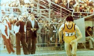 &laquo;&Tau;&alpha; &pi;ά&nu;&tau;&alpha; &Nu;&Iota;&Kappa;-ό&lambda;&alpha;&raquo;: &Nu;&epsilon;&omicron;&kappa;&lambda;ή&sigmaf; &Kappa;&rho;&eta;&tau;&iota;&kappa;ό&sigmaf;