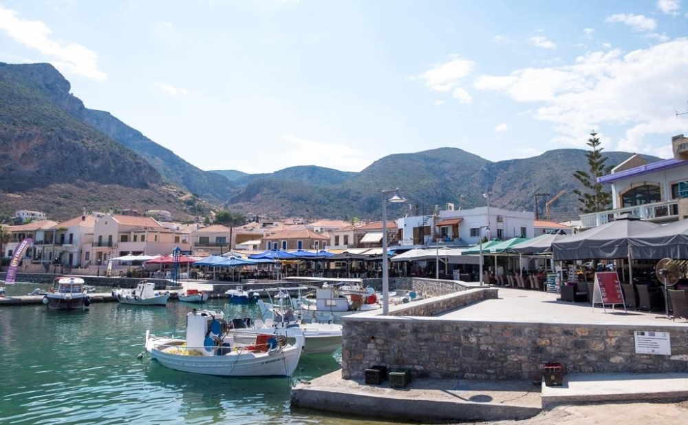 &Omicron;&iota; &kappa;ά&tau;&omicron;&iota;&kappa;&omicron;&iota; &pi;&alpha;ί&rho;&nu;&omicron;&upsilon;&nu; &tau;&omicron;&nu; &lambda;ό&gamma;&omicron; &sigma;&tau;&eta; &Mu;&omicron;&nu;&epsilon;&mu;&beta;&alpha;&sigma;&iota;ά