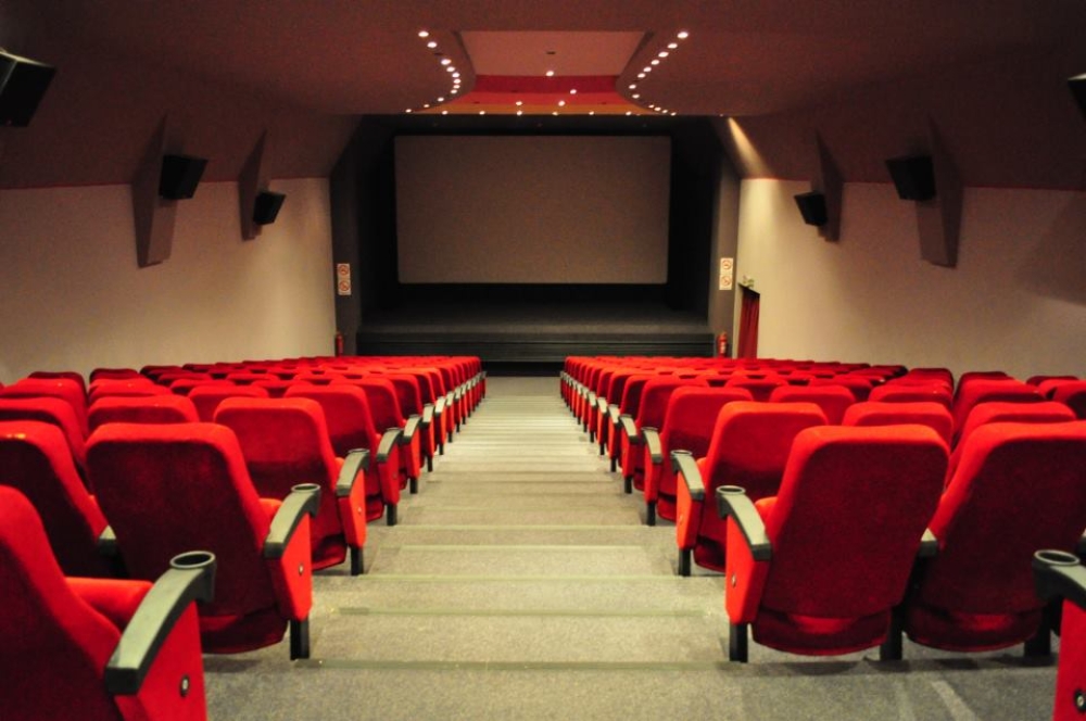 &Chi;&rho;&iota;&sigma;&tau;&omicron;&upsilon;&gamma;&epsilon;&nu;&nu;&iota;ά&tau;&iota;&kappa;&omicron; &pi;&rho;ό&gamma;&rho;&alpha;&mu;&mu;&alpha; &pi;&rho;&omicron;&beta;&omicron;&lambda;ώ&nu; &sigma;&tau;&omicron; Cinema Center (25&ndash;30 &Delta;&epsilon;&kappa;&epsilon;&mu;&beta;&rho;ί&omicron;&upsilon;)