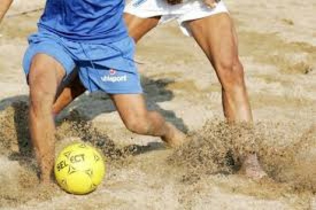 &Sigma;&tau;&omicron; &phi;ά&iota;&nu;&alpha;&lambda;-&phi;&omicron;&rho; &tau;&omicron;&upsilon; &pi;&alpha;&nu;&epsilon;&lambda;&lambda;ή&nu;&iota;&omicron;&upsilon; beach soccer &eta; &Mu;ά&nu;&eta;