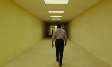 Backrooms: &Omicron; &tau;&rho;ό&mu;&omicron;&sigmaf; &tau;&omicron;&upsilon; &kappa;&epsilon;&nu;&omicron;ύ &mu;έ&sigma;&alpha; &alpha;&pi;ό &tau;&omicron;&nu; &pi;&rho;ώ&tau;&omicron; &psi;&eta;&phi;&iota;&alpha;&kappa;ό &theta;&rho;ύ&lambda;&omicron;