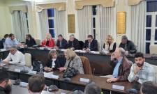 &Eta; &alpha;&nu;&tau;&iota;&pi;&omicron;&lambda;ί&tau;&epsilon;&upsilon;&sigma;&eta; &tau;&omicron;&upsilon; &Delta;ή&mu;&omicron;&upsilon; &Sigma;&pi;ά&rho;&tau;&eta;&sigmaf; &laquo;&pi;&alpha;&rho;&alpha;&delta;ό&theta;&eta;&kappa;&epsilon;&raquo; &sigma;&tau;&eta; &delta;&eta;&mu;&omicron;&tau;&iota;&kappa;ή &Alpha;&rho;&chi;ή