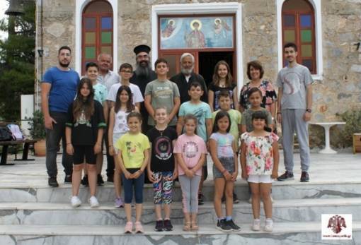 Επίσκεψη του κατηχητικού Μυρτέας στις Γούβες